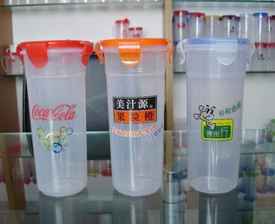 【廠家低價(jià)供應(yīng)帶扣塑料密封杯 禮品印花塑料禮品杯 塑料水杯 杯子】?jī)r(jià)格,廠家,圖片,杯子,臺(tái)州市黃巖美都塑膠-